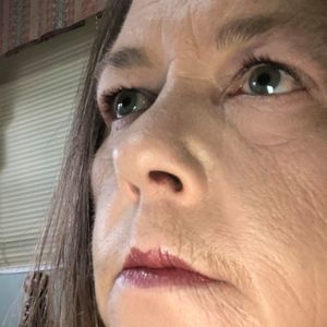 Meet your Posher, Lora